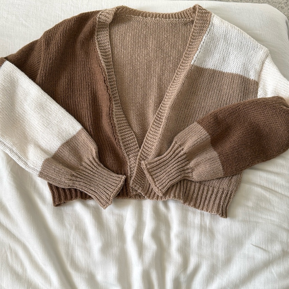 Neutral tone cropped cardigan